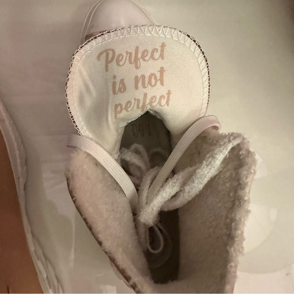 Convers Platform Sherpa Sneakers- NEW - Picture 13 of 14